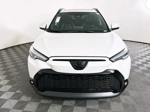 Used 2023 Toyota Corolla Cross XSE w/ Convenience Package image 8