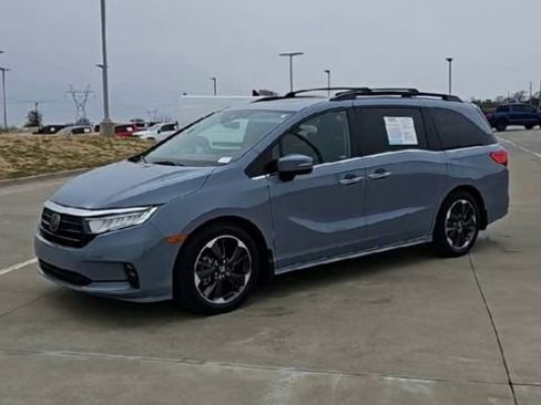 Used 2023 Honda Odyssey Elite image 4