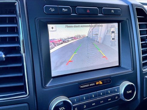 Used 2018 Ford Expedition Limited image 29