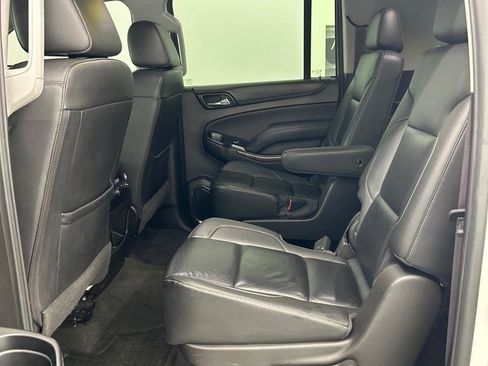 Used 2017 Chevrolet Suburban LT RWD image 20
