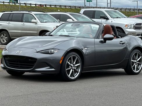 Used 2022 MAZDA MX-5 Miata Grand Touring w/ Weather Package image 7