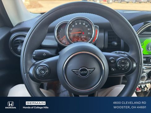 Used 2021 MINI Cooper 2-Door Hardtop image 16