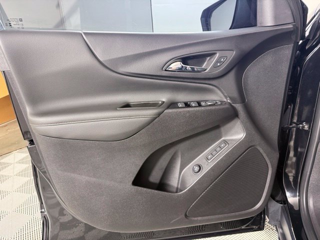 Used 2023 Chevrolet Equinox Premier AWD/4WD image 20
