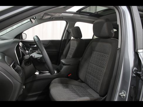 Used 2023 Chevrolet Equinox LT FWD image 5