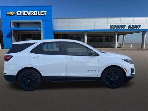 Used 2023 Chevrolet Equinox LS w/ LS Convenience Package FWD image 4