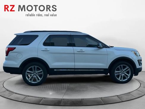 Used 2017 Ford Explorer XLT w/ Equipment Group 202A image 6