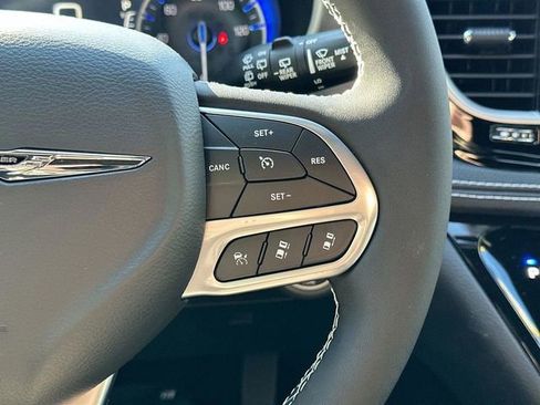 New 2026 Chrysler Pacifica Select FWD image 28