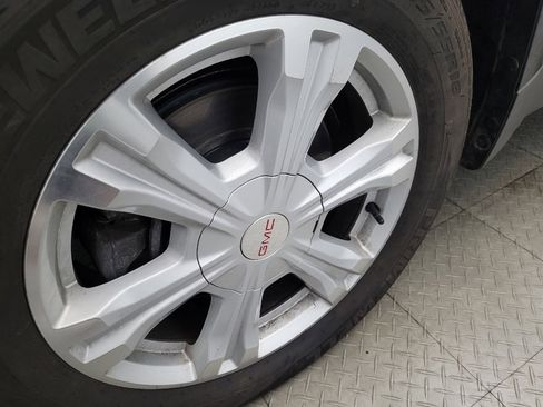 Used 2017 GMC Terrain SLE image 31