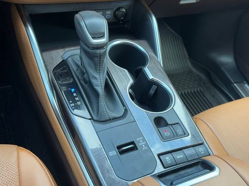 Used 2022 Toyota Highlander Platinum image 24