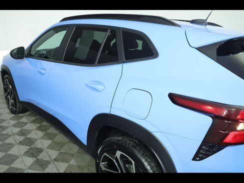 Used 2024 Chevrolet Trax RS w/ Sunroof Package image 15