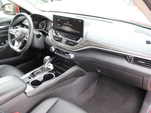 Used 2023 Nissan Altima 2.5 SL AWD/4WD image 18