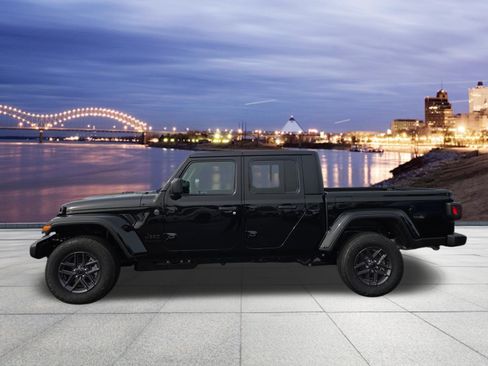 New 2026 Jeep Gladiator Sport image 2