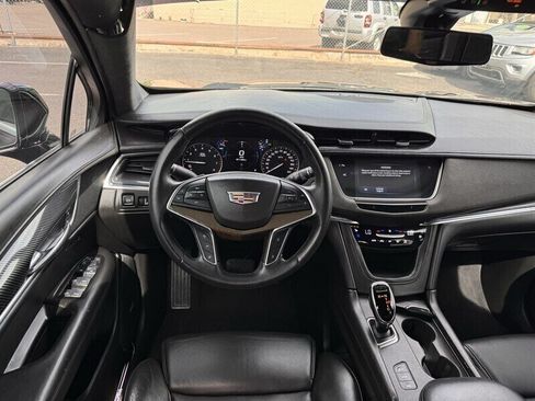 Used 2017 Cadillac XT5 Platinum w/ Driver Assist Package AWD/4WD image 16