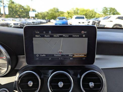 Used 2019 Mercedes-Benz GLC 300 4MATIC image 21