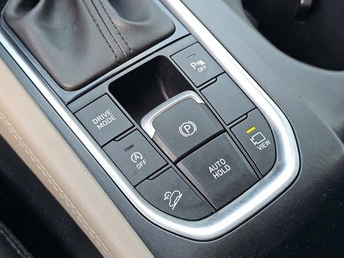Used 2020 Hyundai Santa Fe Limited AWD/4WD image 10