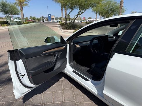 Used 2023 Tesla Model 3 Standard Range RWD image 7