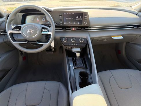 New 2026 Hyundai Elantra SE image 22