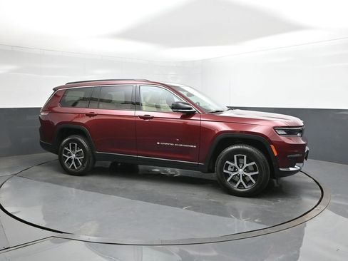 New 2025 Jeep Grand Cherokee L Limited w/ Luxury Tech Group II image 17