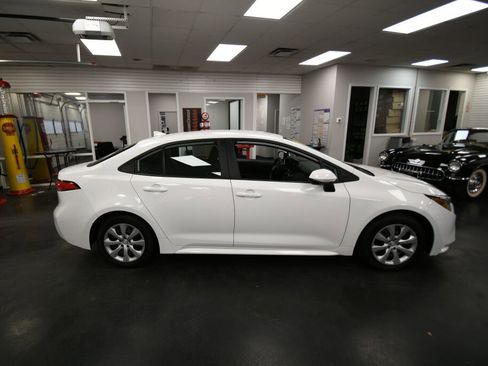 Certified 2024 Toyota Corolla LE image 8