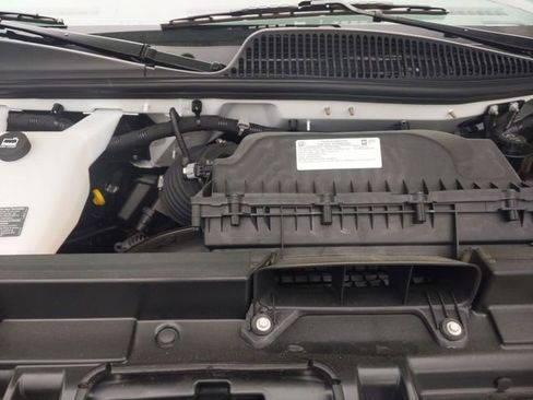 New 2025 GMC Savana 3500 RWD image 42