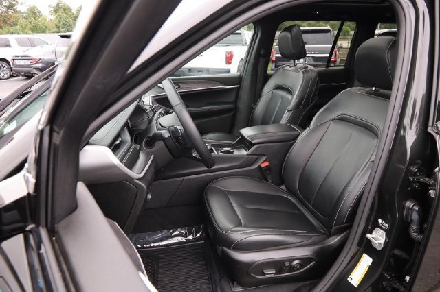 Used 2024 Jeep Grand Cherokee Limited 4xe AWD/4WD image 10