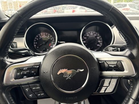 Used 2018 Ford Mustang GT w/ Black Accent Pkg RWD image 10