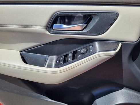 Certified 2024 Nissan Rogue SV w/ SV Premium Package AWD/4WD image 16