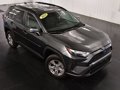 Used 2023 Toyota RAV4 XLE w/ XLE Grade Weather Package AWD/4WD image 12