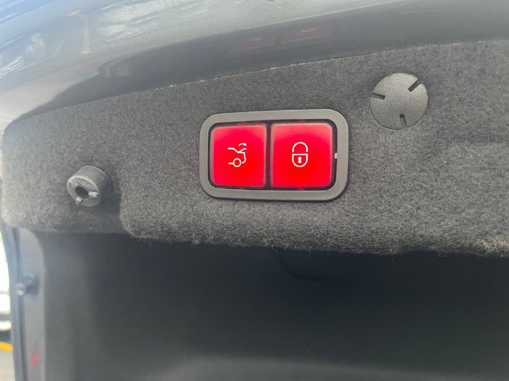 Certified 2021 Mercedes-Benz C 300 4MATIC Sedan image 18