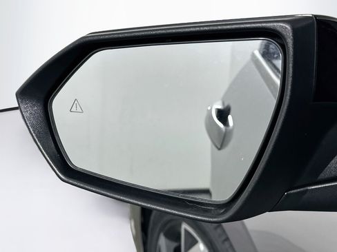 Used 2025 Hyundai Elantra SEL FWD image 16