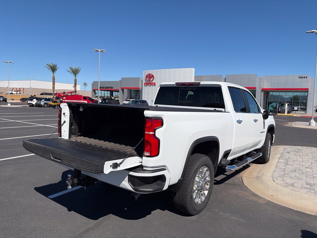 Used 2025 Chevrolet Silverado 2500 LT w/ Z71 Chrome Sport Edition AWD/4WD image 5