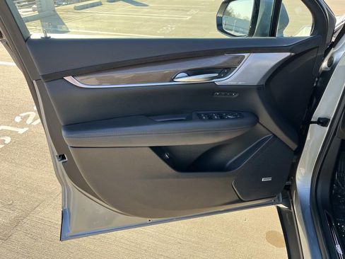 Certified 2024 Cadillac XT5 Sportv w/ Platinum Package image 24