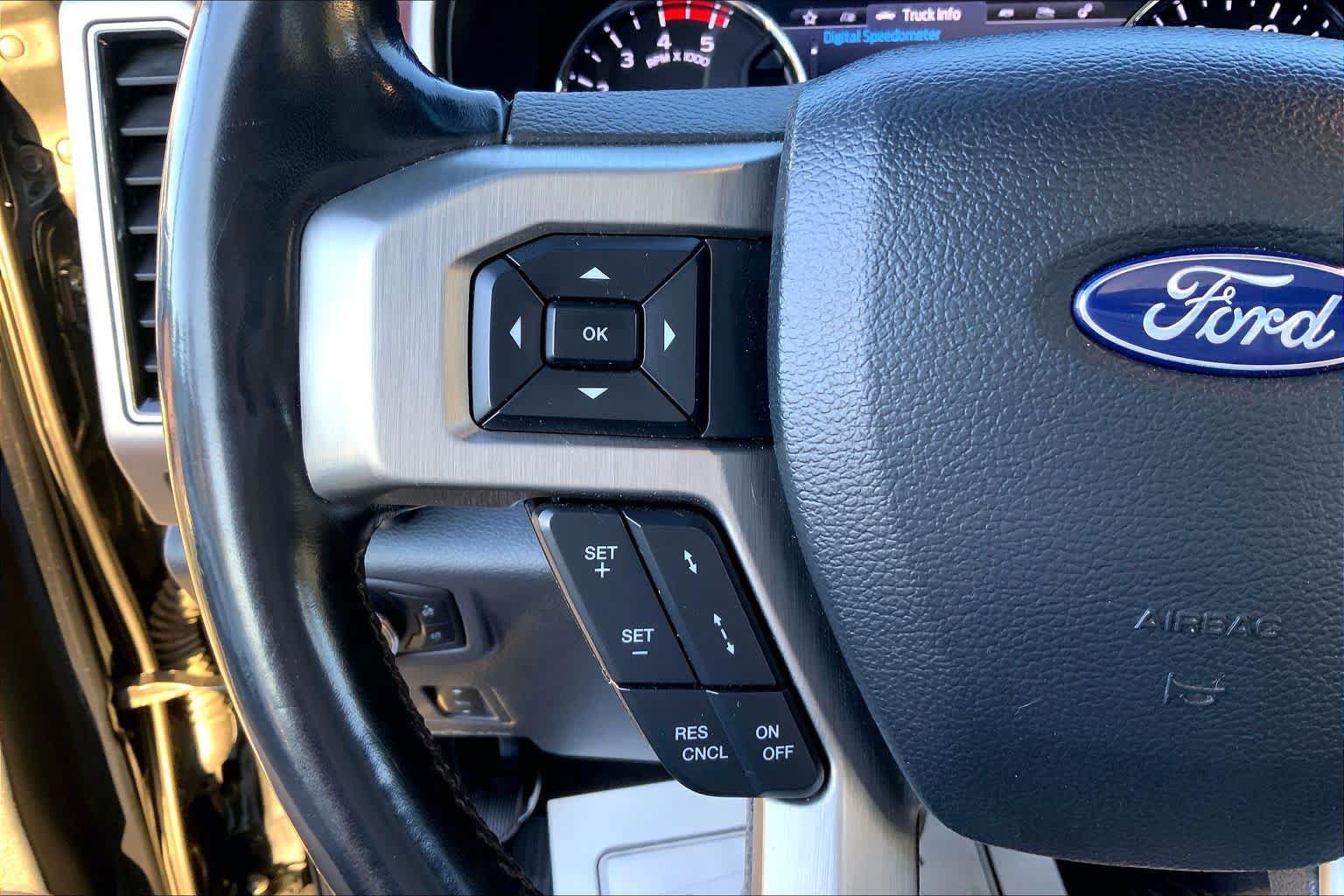 Used 2022 Ford F350 Platinum w/ FX4 Off-Road Package AWD/4WD image 24