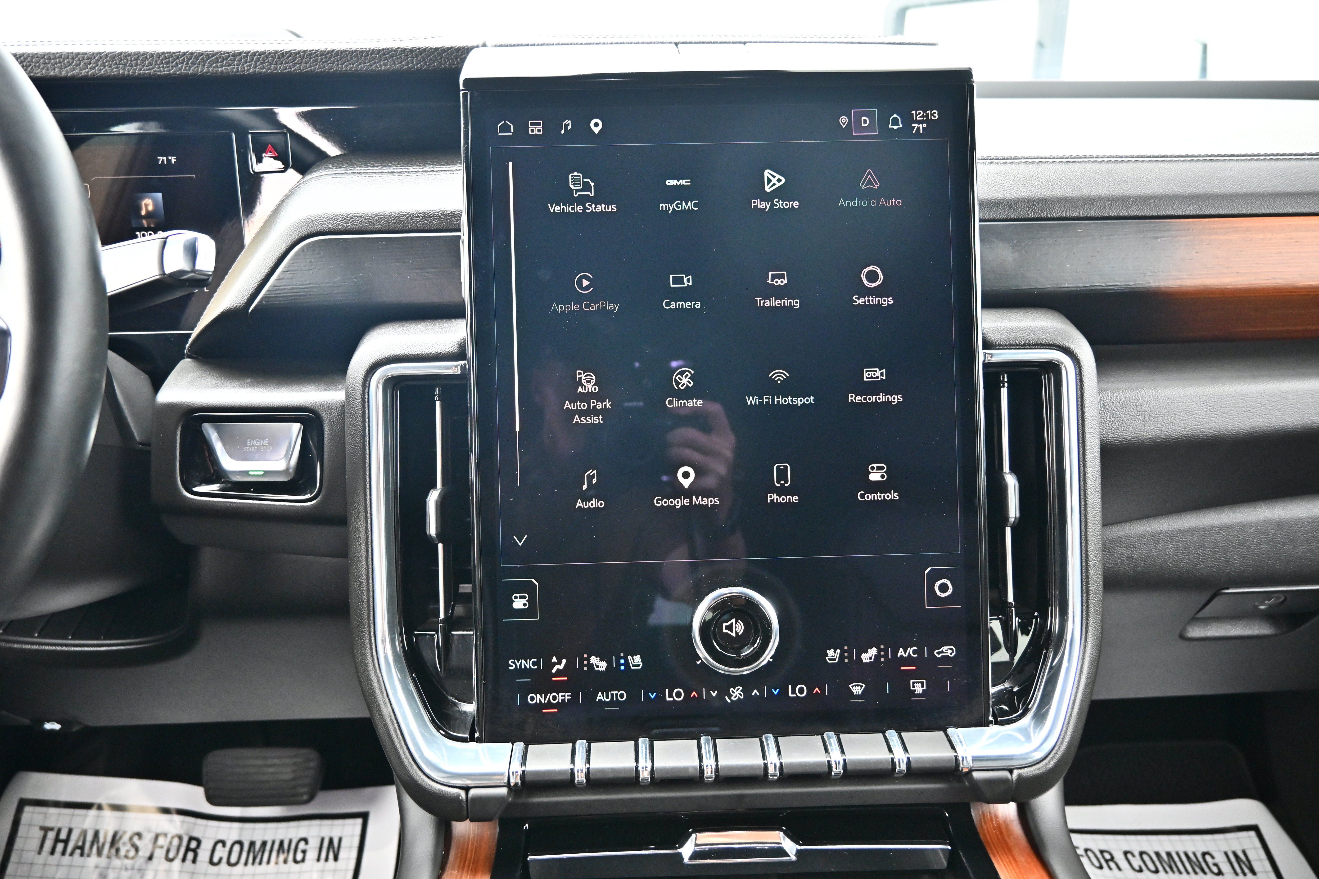 Used 2025 GMC Yukon Denali AWD/4WD image 21