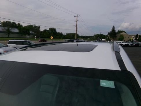 Used 2022 Honda Pilot Touring image 9
