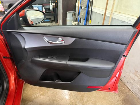 Used 2023 Kia Forte LXS w/ LXS Technology Package image 28