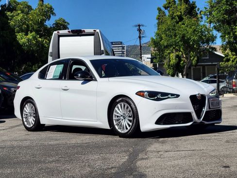 Used 2024 Alfa Romeo Giulia Sprint RWD image 32