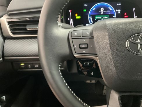 Used 2026 Toyota Camry SE FWD image 18