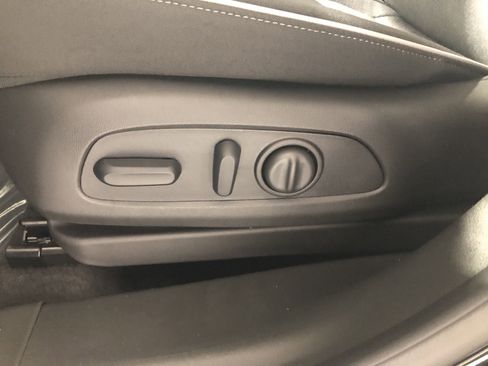 New 2025 Chevrolet TrailBlazer LT w/ Convenience Package image 9