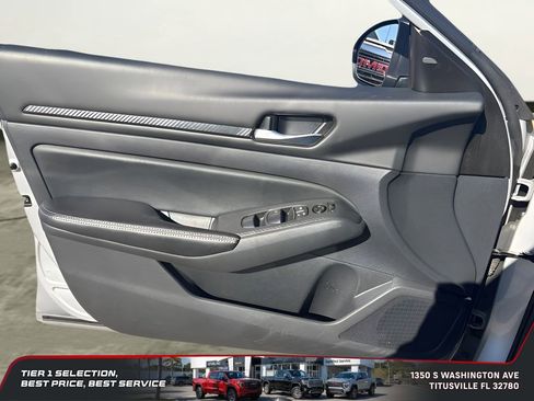 Used 2024 Nissan Altima 2.5 SV image 10