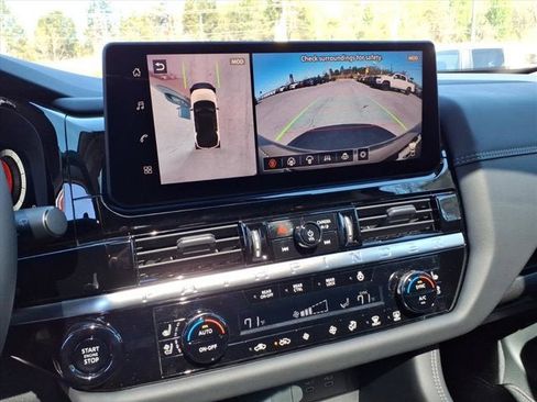 New 2026 Nissan Pathfinder Platinum AWD/4WD image 9