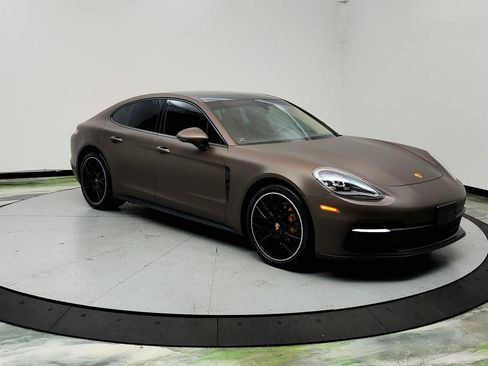 Used 2018 Porsche Panamera 4 AWD/4WD image 3