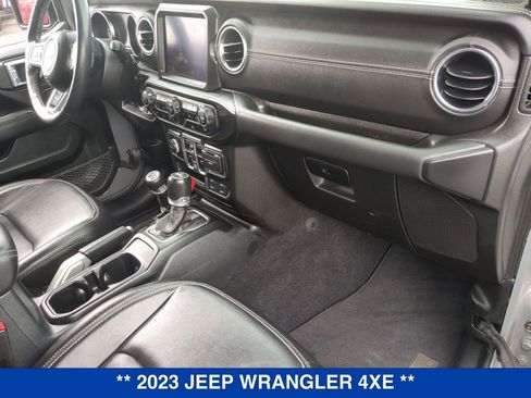 Used 2023 Jeep Wrangler Unlimited Sahara w/ Cold Weather Group AWD/4WD image 23