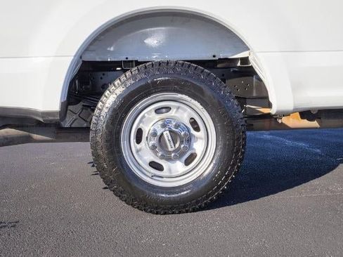 Used 2018 Ford F250 XL w/ Power Equipment Group image 10