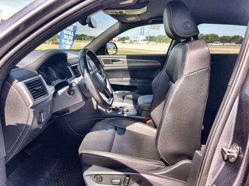 Used 2020 Volkswagen Atlas Cross Sport SE AWD/4WD image 11