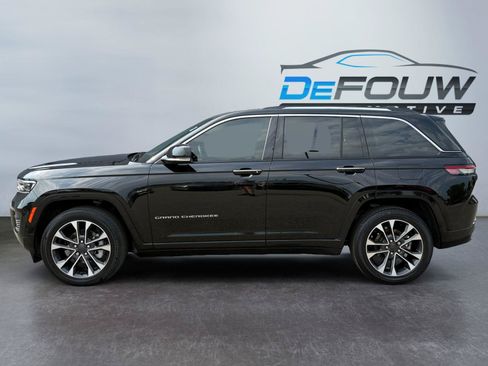 Used 2023 Jeep Grand Cherokee Overland AWD/4WD image 6