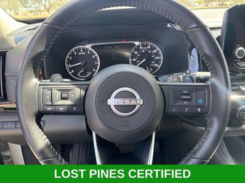 Used 2024 Nissan Pathfinder SV FWD image 12