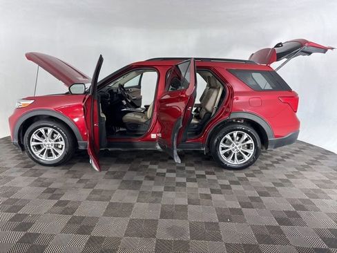 Used 2021 Ford Explorer XLT w/ Equipment Group 202A image 11