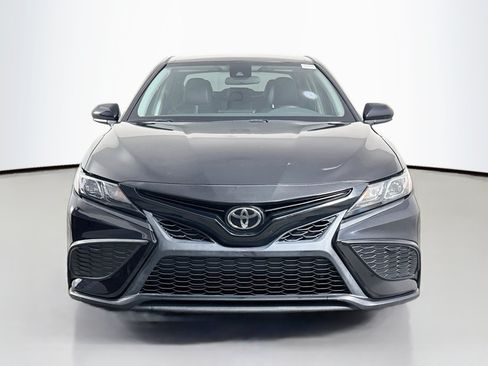 Used 2021 Toyota Camry SE FWD image 2