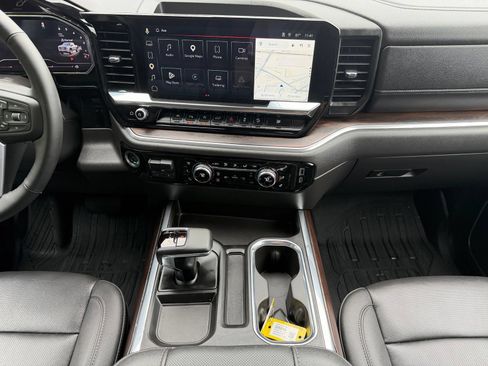 Used 2025 GMC Sierra 1500 SLT w/ SLT Premium Plus Package AWD/4WD image 19